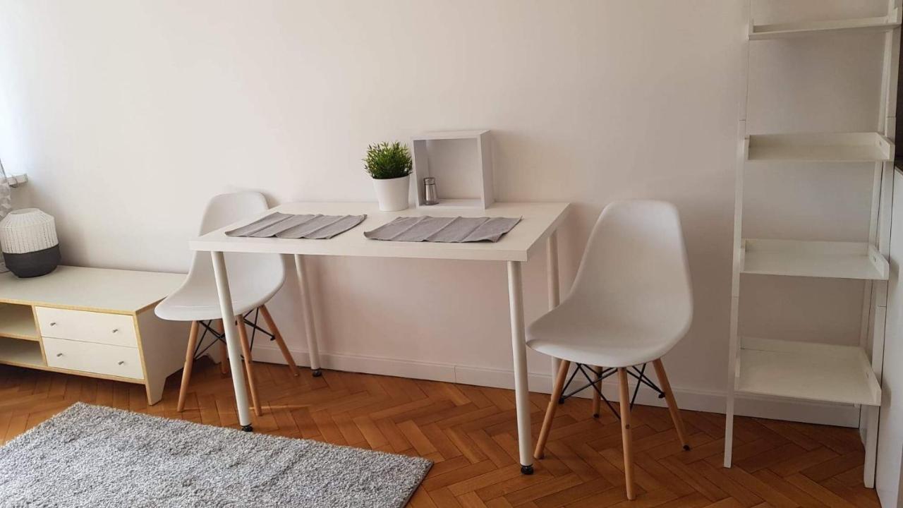 Apartament Plac Trzech Krzyzy Warschau Exterior foto